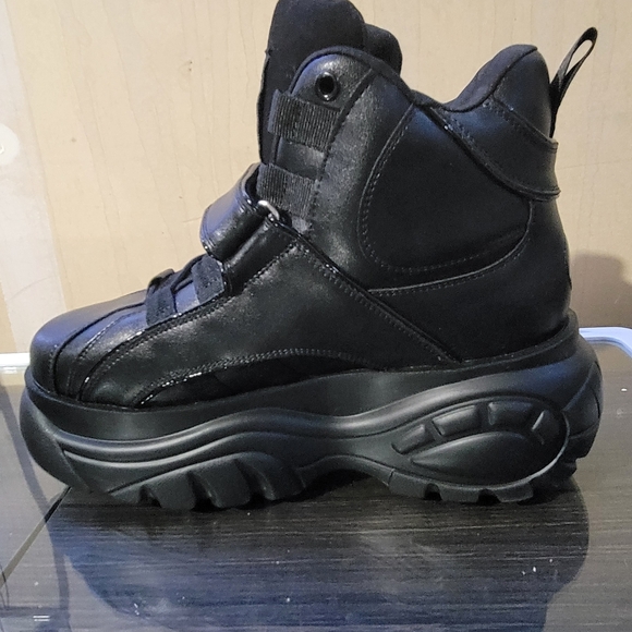 SO Sport Platform Shoes - Picture 3 of 5